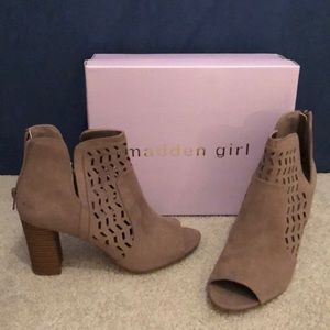 Maddie Girl dark taupe bootie size 8